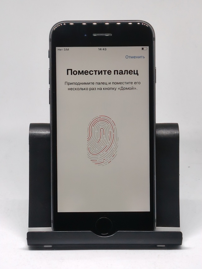 Смартфон Apple iPhone 8 Black 64 ГБ фото 4